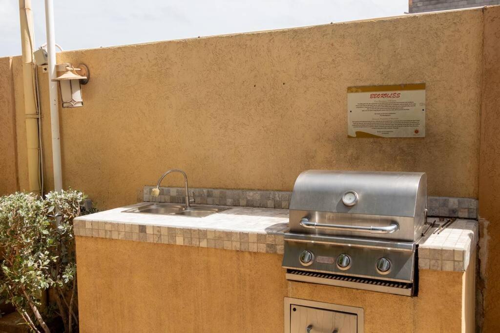New! Cozy 1 Bedroom Condo- Gold Coast, Noord ARUBA Palm Beach Buitenkant foto
